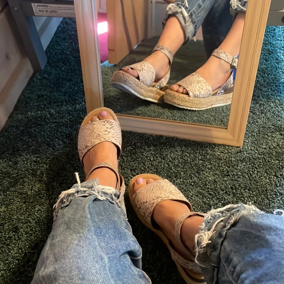 Soda wedge sandals - Picture 1 of 6